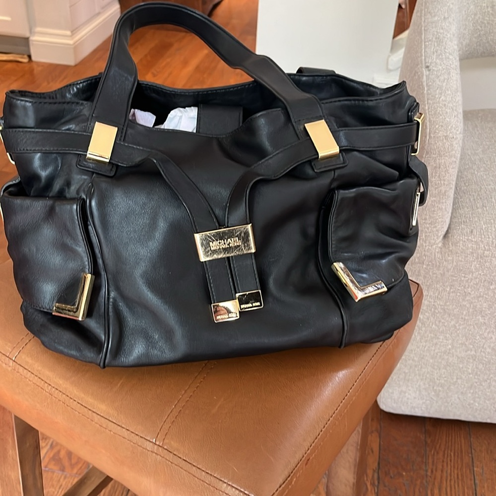 MICHAEL Michael Kors Black Leather Handbag with Gold Hardware